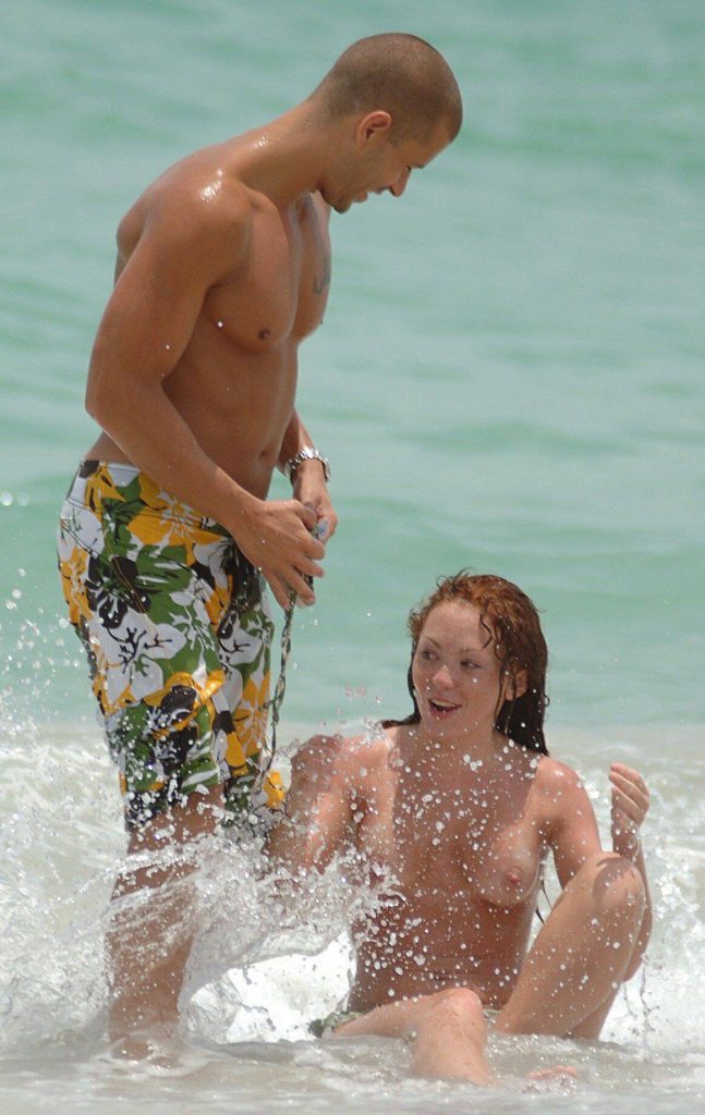 Topless Natasha Hamilton pictures from Miami Beach, 06/17/2006 gallery, pic 12