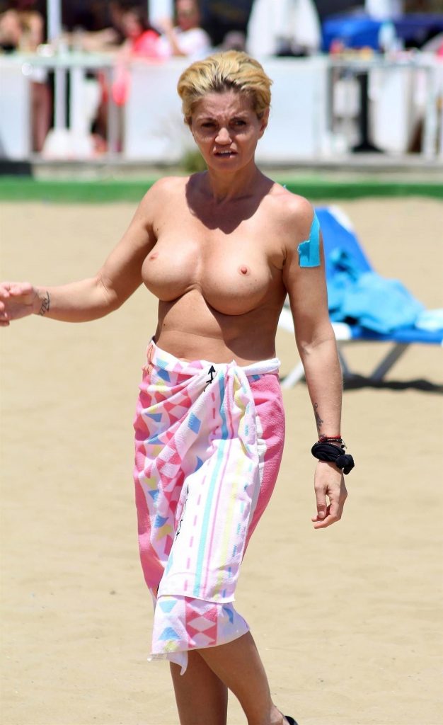 Topless Danniella Westbrook pictures from the beach in Spain  gallery, pic 70