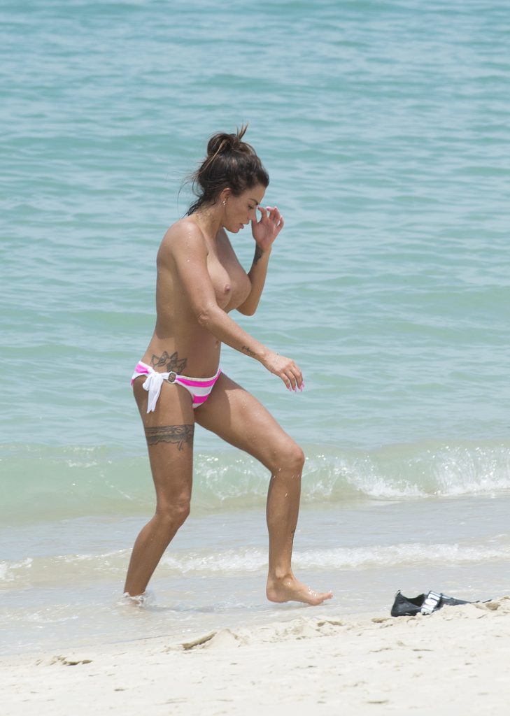 Topless Katie Price seen roaming the beaches of Thailand  gallery, pic 72