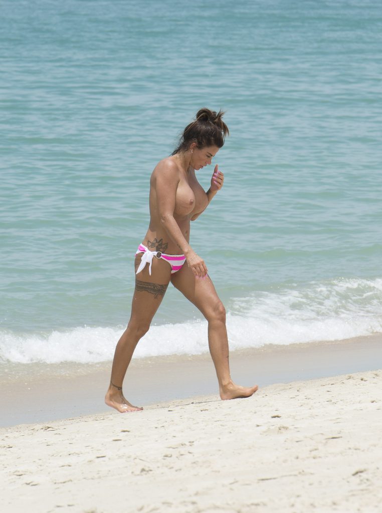 Topless Katie Price seen roaming the beaches of Thailand  gallery, pic 10