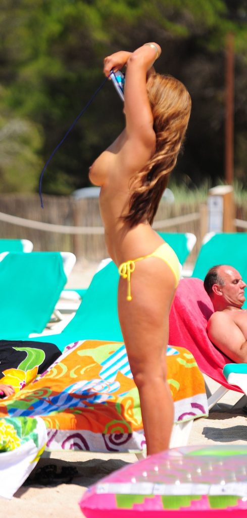 Topless Rachael White soaks up the sun in Ibiza (big tits galore) gallery, pic 4