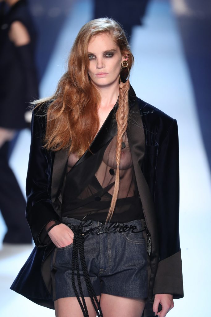 Alexina Graham shamelessly showing off her breasts on stage gallery, pic 24