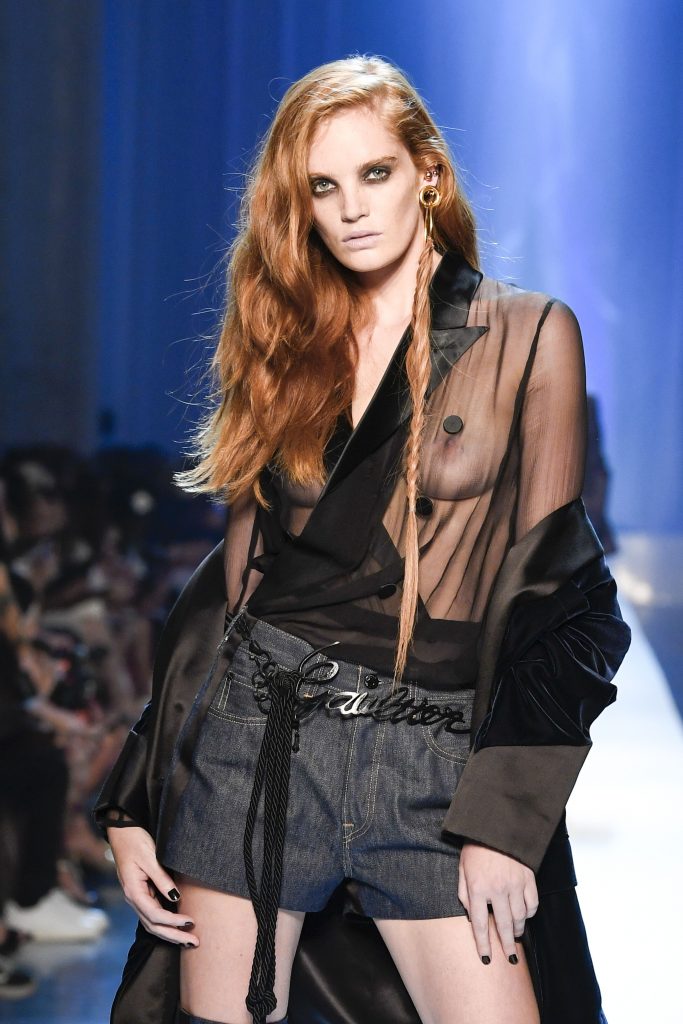 Alexina Graham shamelessly showing off her breasts on stage gallery, pic 18