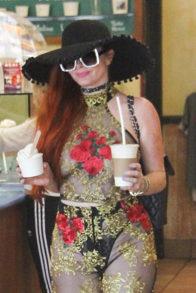 Phoebe Price wears a see-through get-up while buying frozen yogurts gallery, pic 36