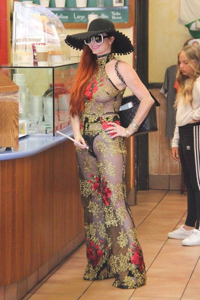 Phoebe Price wears a see-through get-up while buying frozen yogurts gallery, pic 6