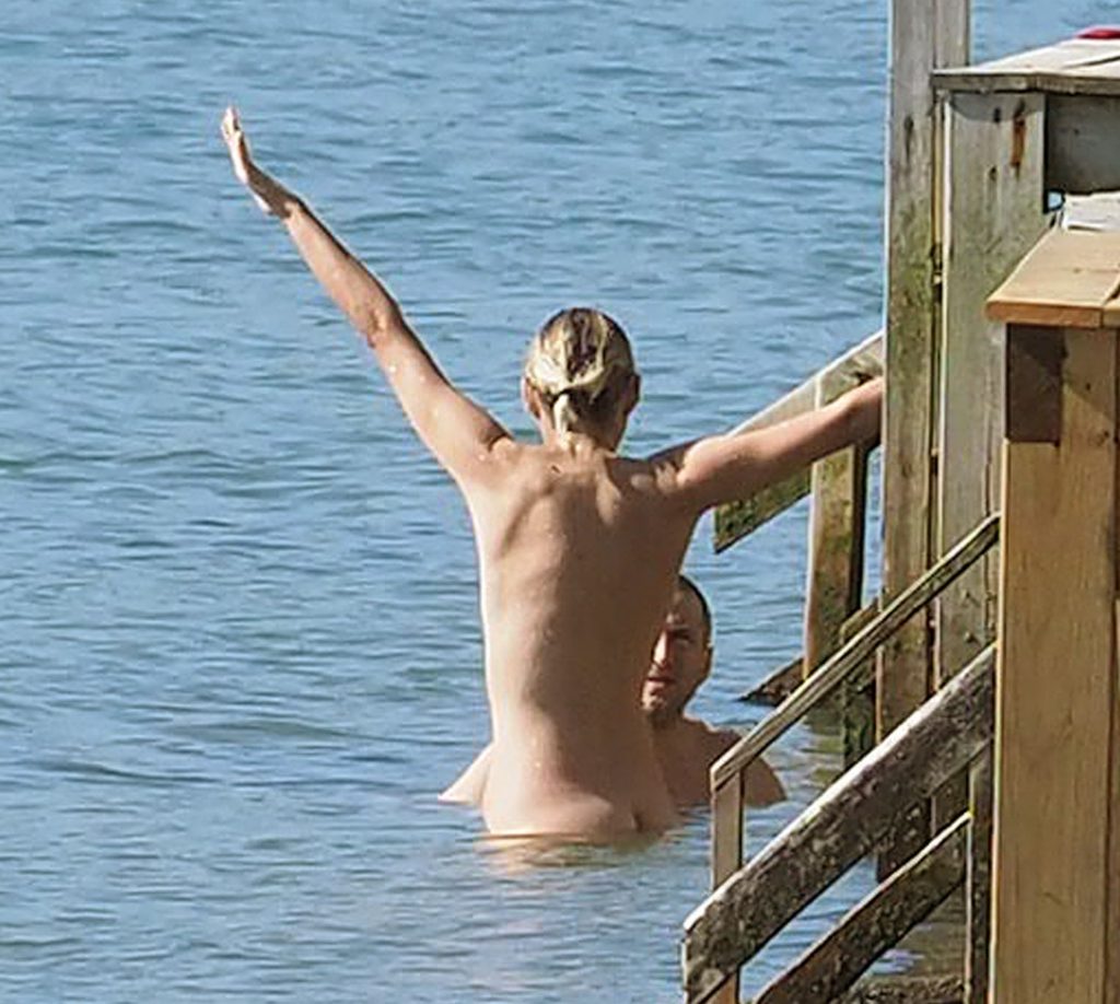 Marion Cotillard skinny dipping in the ocean - Cap-Ferret, France gallery, pic 24