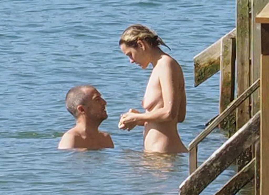 Marion Cotillard skinny dipping in the ocean - Cap-Ferret, France gallery, pic 40