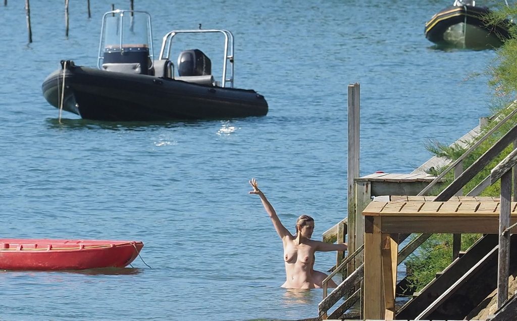 Marion Cotillard skinny dipping in the ocean - Cap-Ferret, France gallery, pic 54