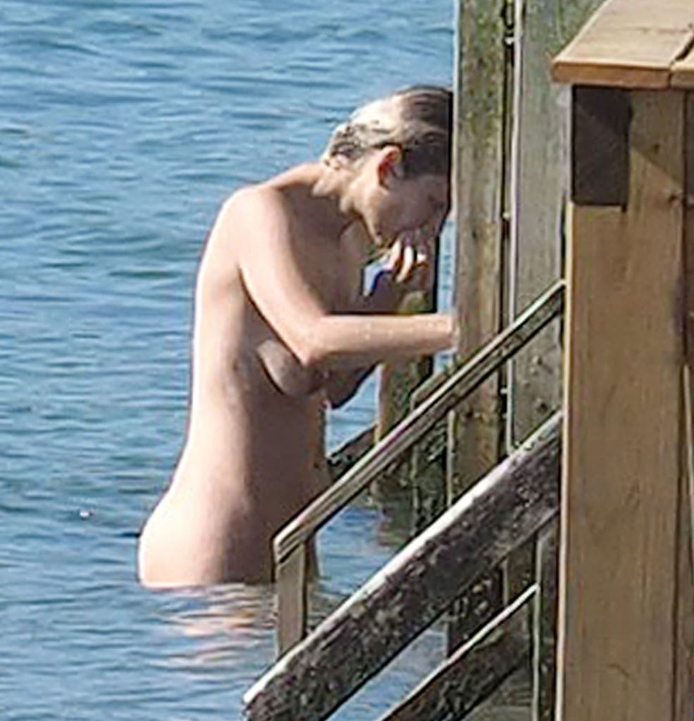 Marion Cotillard skinny dipping in the ocean - Cap-Ferret, France gallery, pic 6