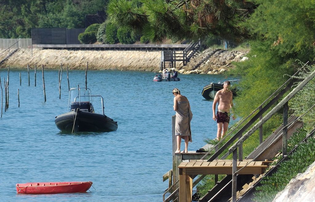 Marion Cotillard skinny dipping in the ocean - Cap-Ferret, France gallery, pic 64