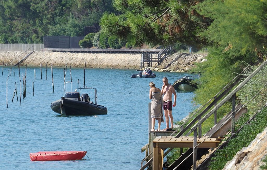 Marion Cotillard skinny dipping in the ocean - Cap-Ferret, France gallery, pic 82