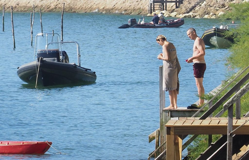 Marion Cotillard skinny dipping in the ocean - Cap-Ferret, France gallery, pic 86