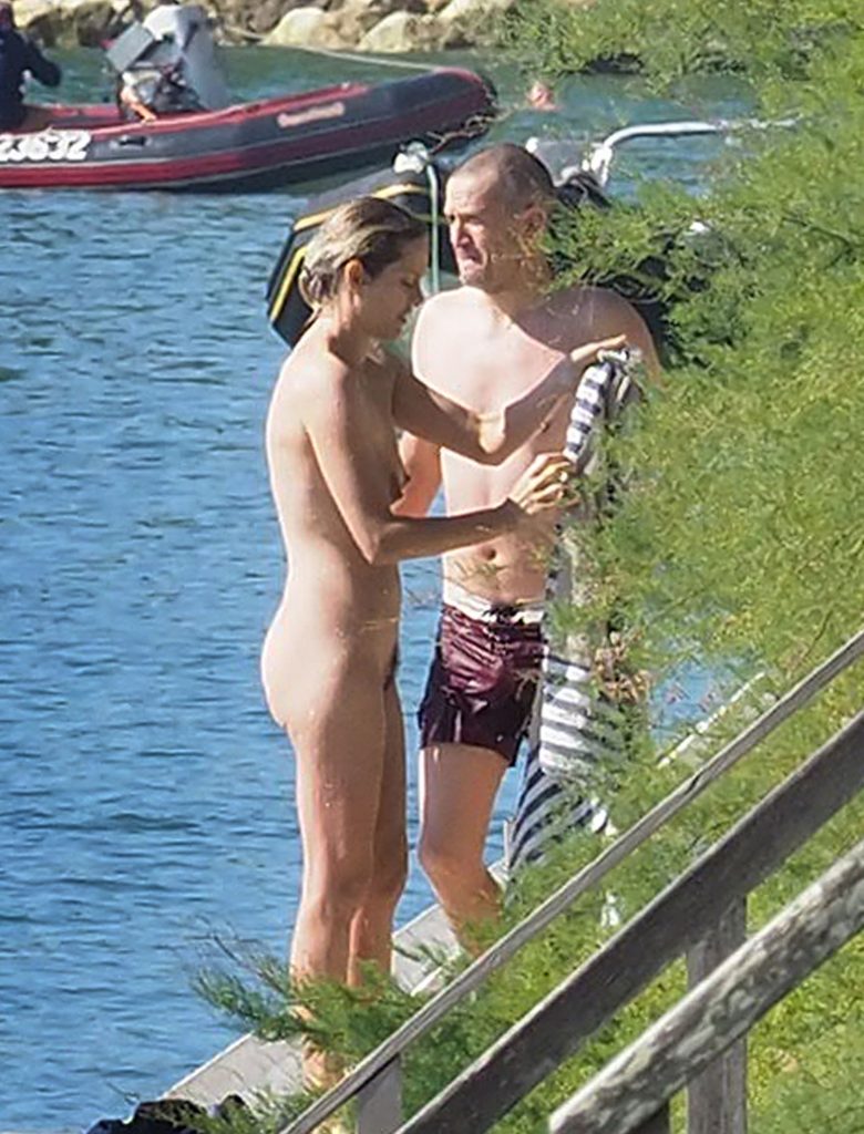 Marion Cotillard skinny dipping in the ocean - Cap-Ferret, France gallery, pic 10