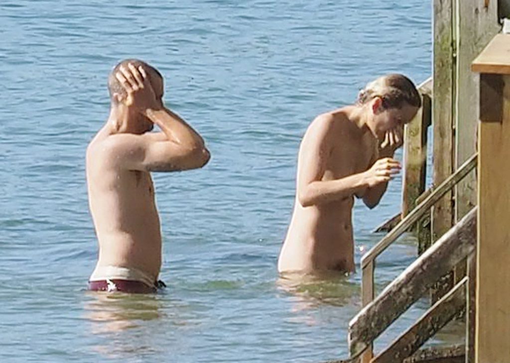 Marion Cotillard skinny dipping in the ocean - Cap-Ferret, France gallery, pic 18