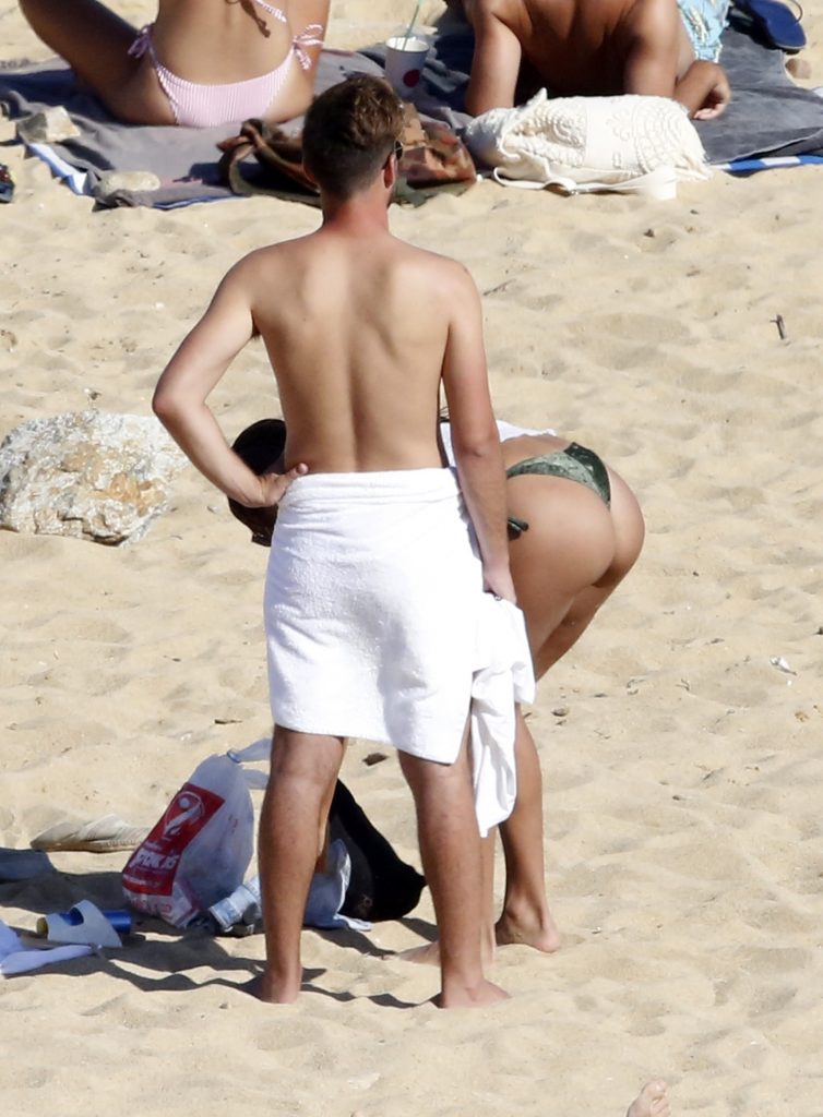 The latest Sofia Suescun topless pictures from a beach in Mykonos gallery, pic 144