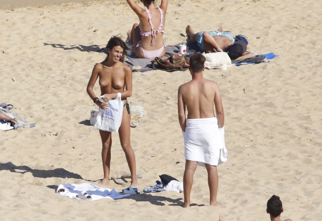 The latest Sofia Suescun topless pictures from a beach in Mykonos gallery, pic 182