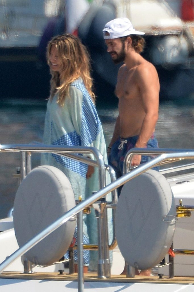 Topless Heidi Klum pictures – famous blonde enjoys extended foreplay on a boat gallery, pic 198