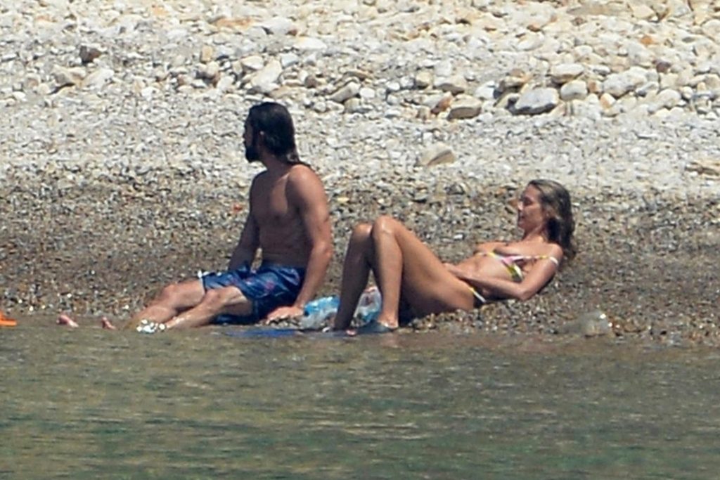 Topless Heidi Klum pictures – famous blonde enjoys extended foreplay on a boat gallery, pic 106