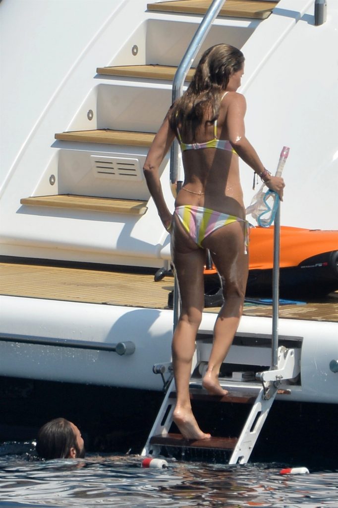 Topless Heidi Klum pictures – famous blonde enjoys extended foreplay on a boat gallery, pic 110