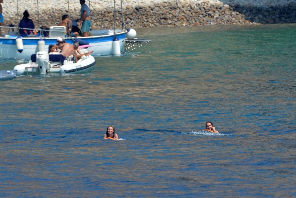 Topless Heidi Klum pictures – famous blonde enjoys extended foreplay on a boat gallery, pic 14