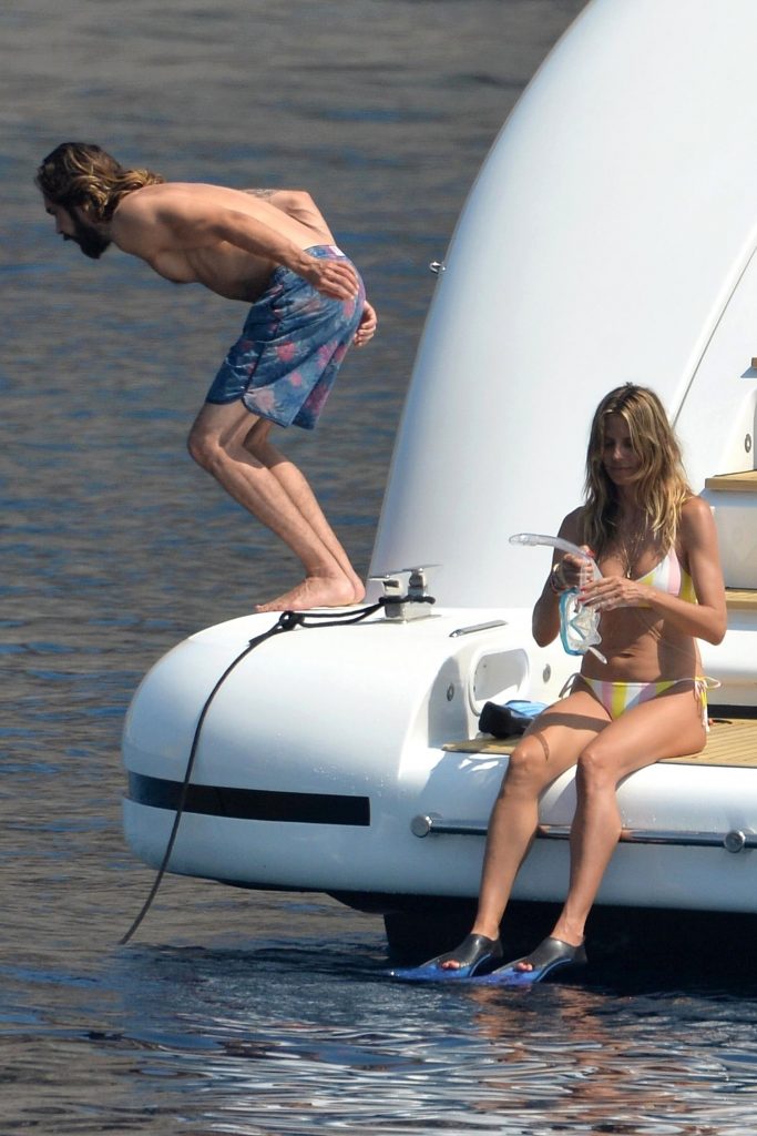 Topless Heidi Klum pictures – famous blonde enjoys extended foreplay on a boat gallery, pic 162