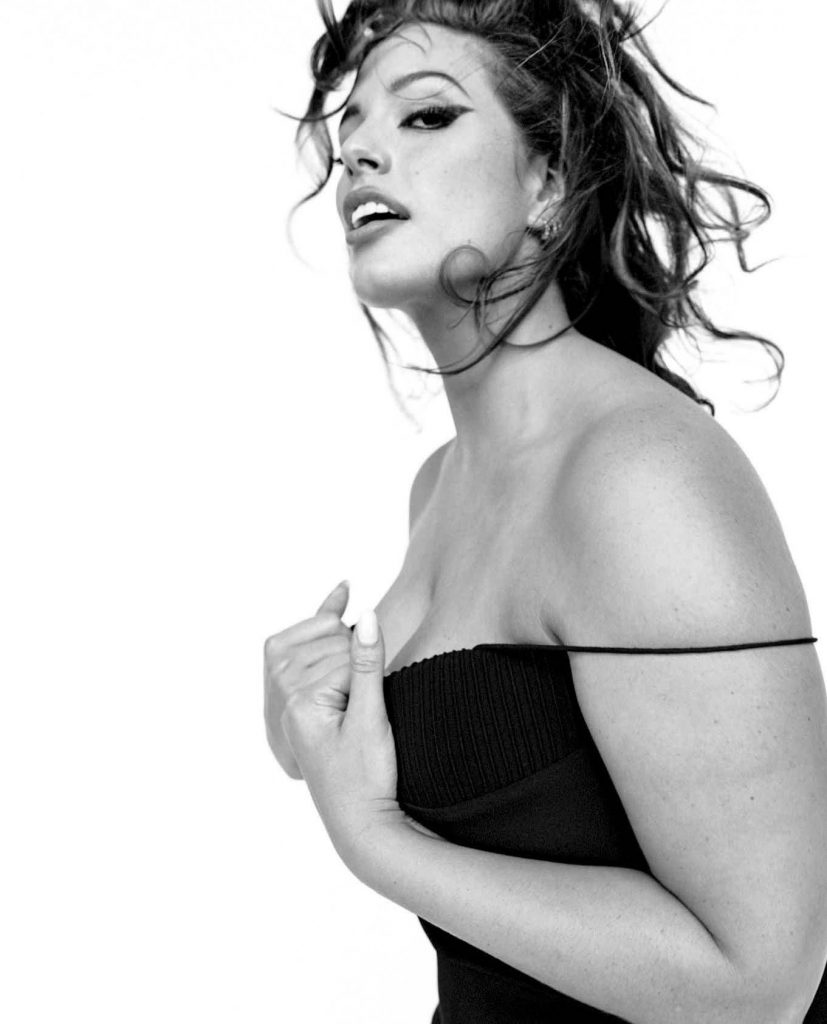 Brave and stunning Ashley Graham showing her curves on camera gallery, pic 14