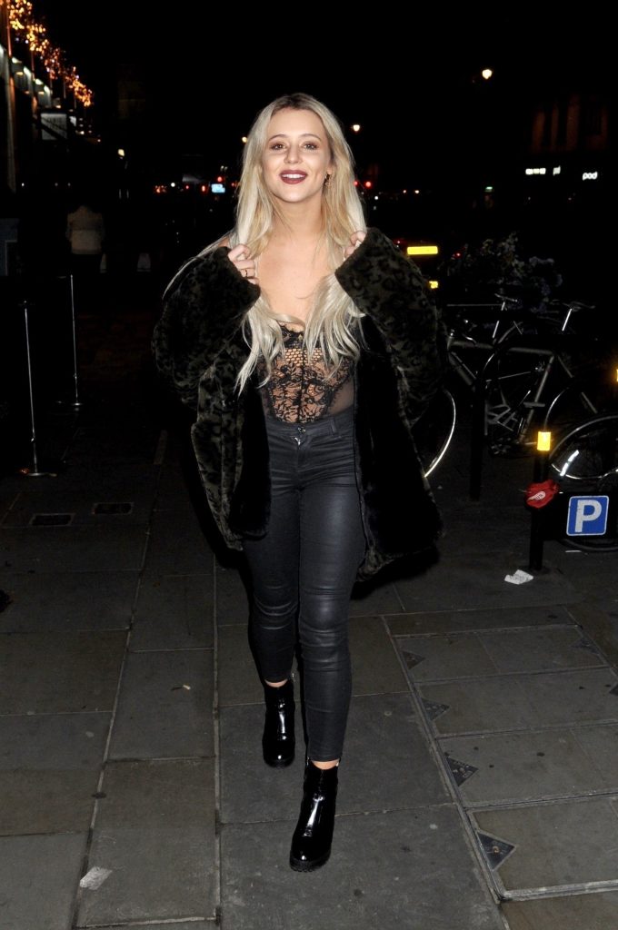 Sexy Tina Stinnes pictures taken outside Cantina Laredo in London gallery, pic 2