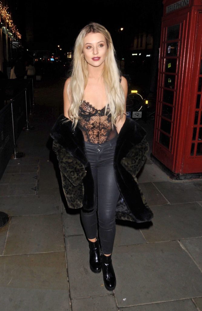 Sexy Tina Stinnes pictures taken outside Cantina Laredo in London gallery, pic 14