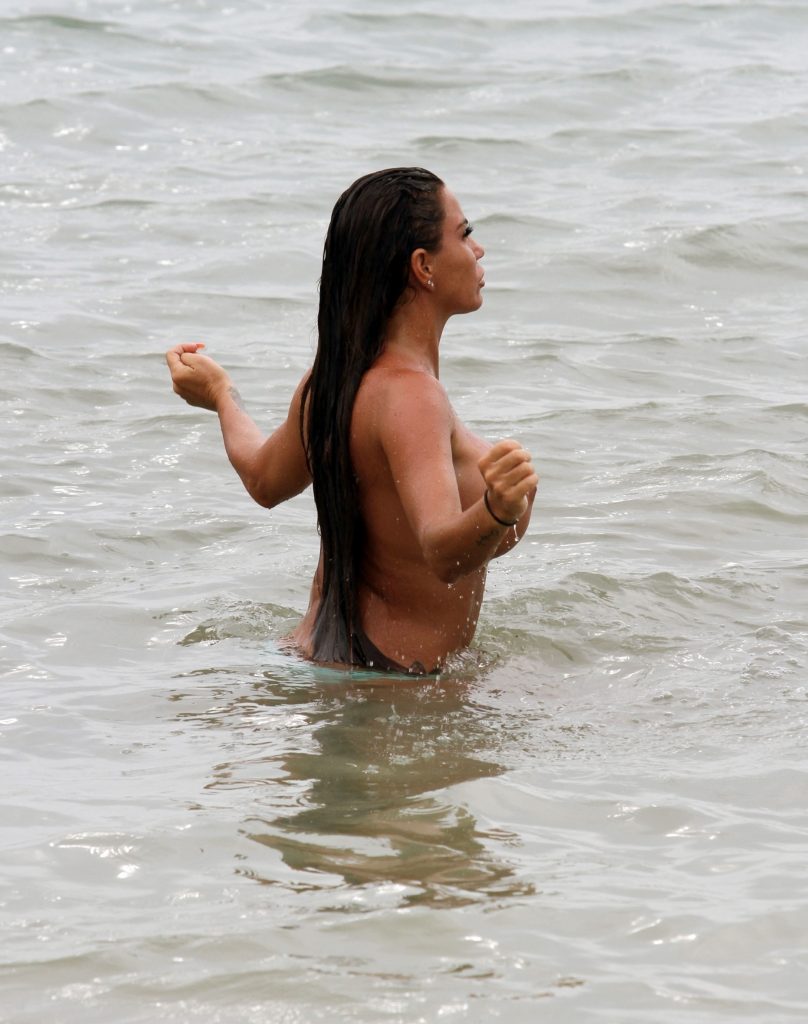 Topless Katie Price shows her big fake titties in Thailand gallery, pic 12