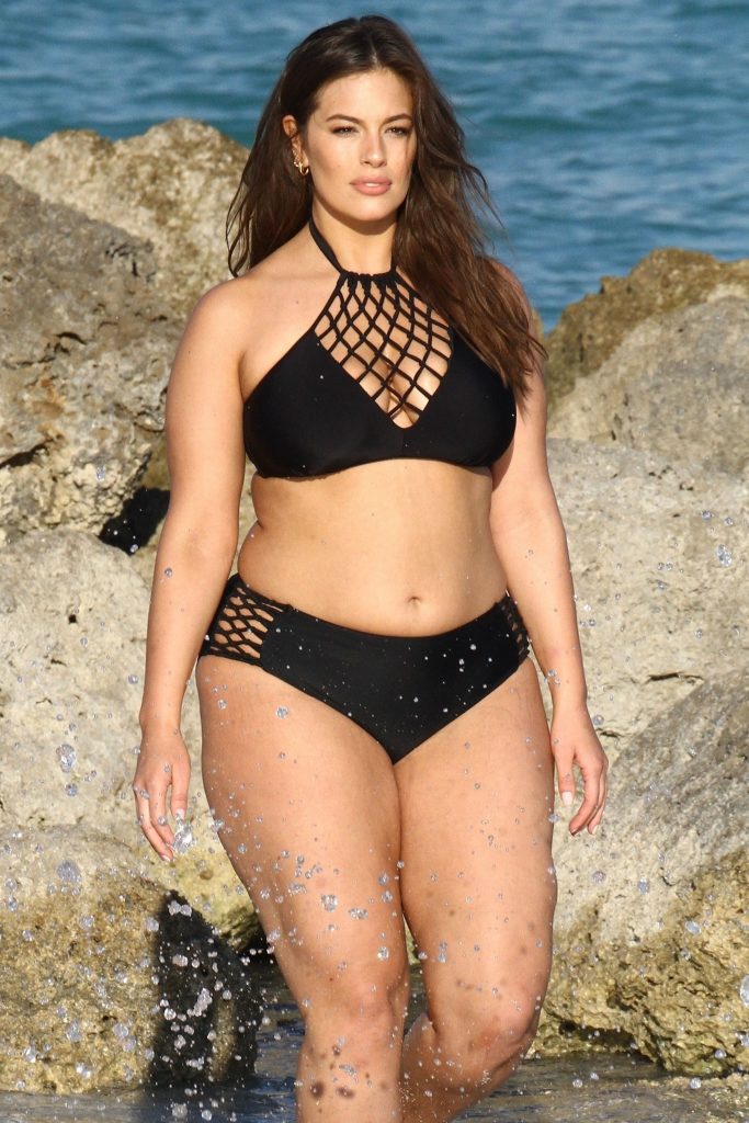 Brave and stunning model Ashley Graham showing her rolls and curves gallery, pic 46