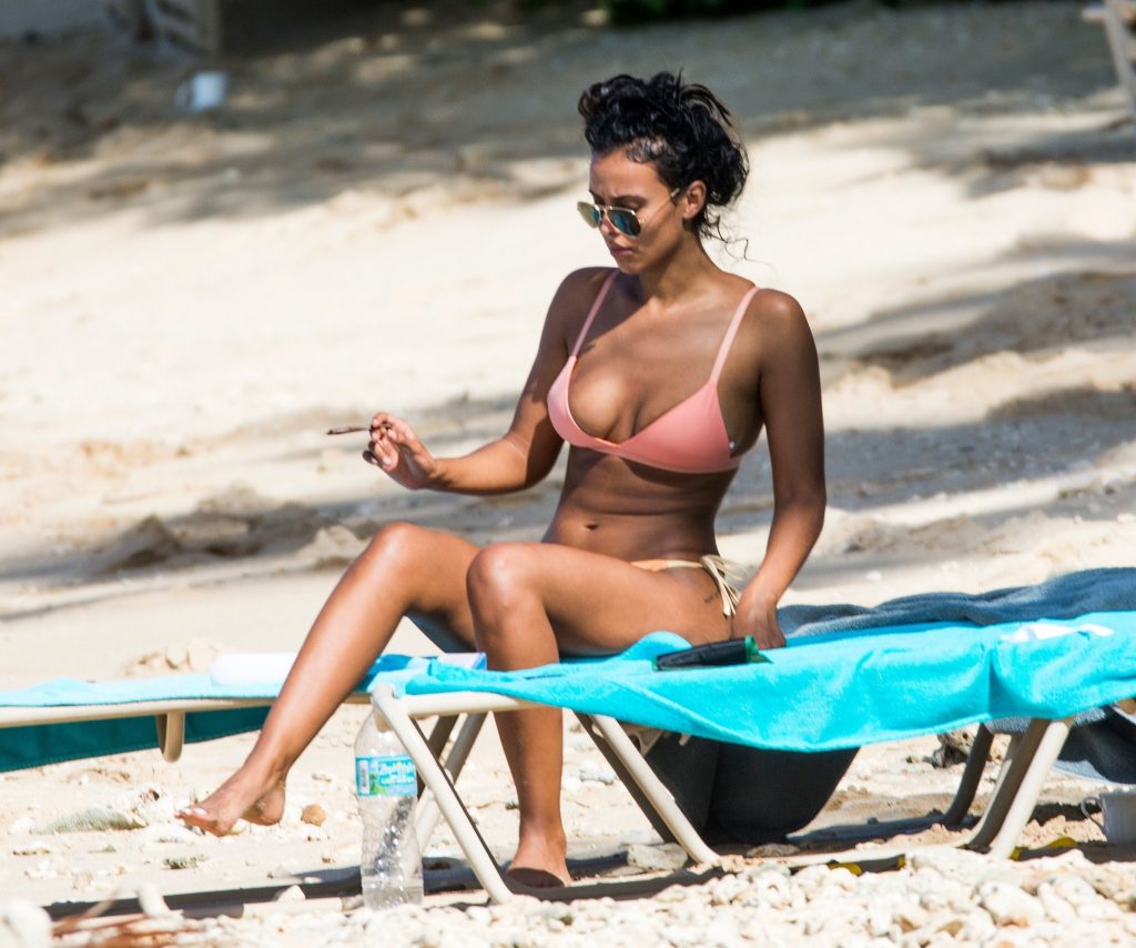 Tight hottie Maya Jama shows her beautiful bikini body in Barbados gallery, pic 18