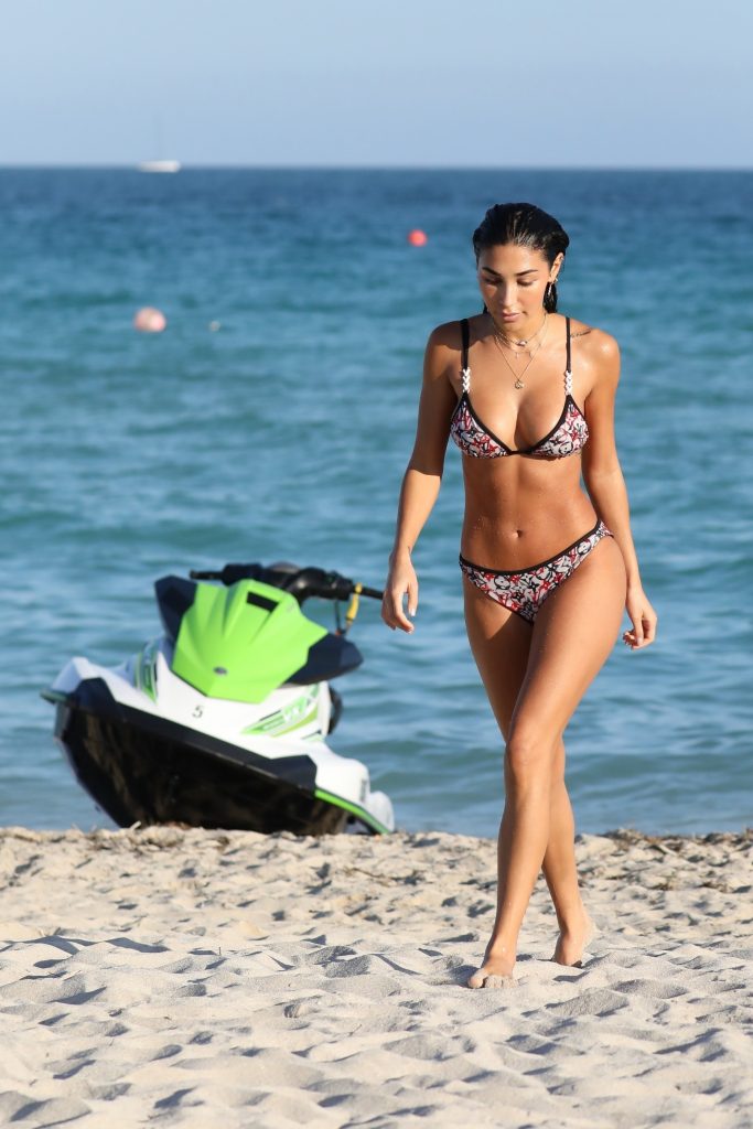 Exotic seductress Chantel Jeffries showing her bikini body gallery, pic 34