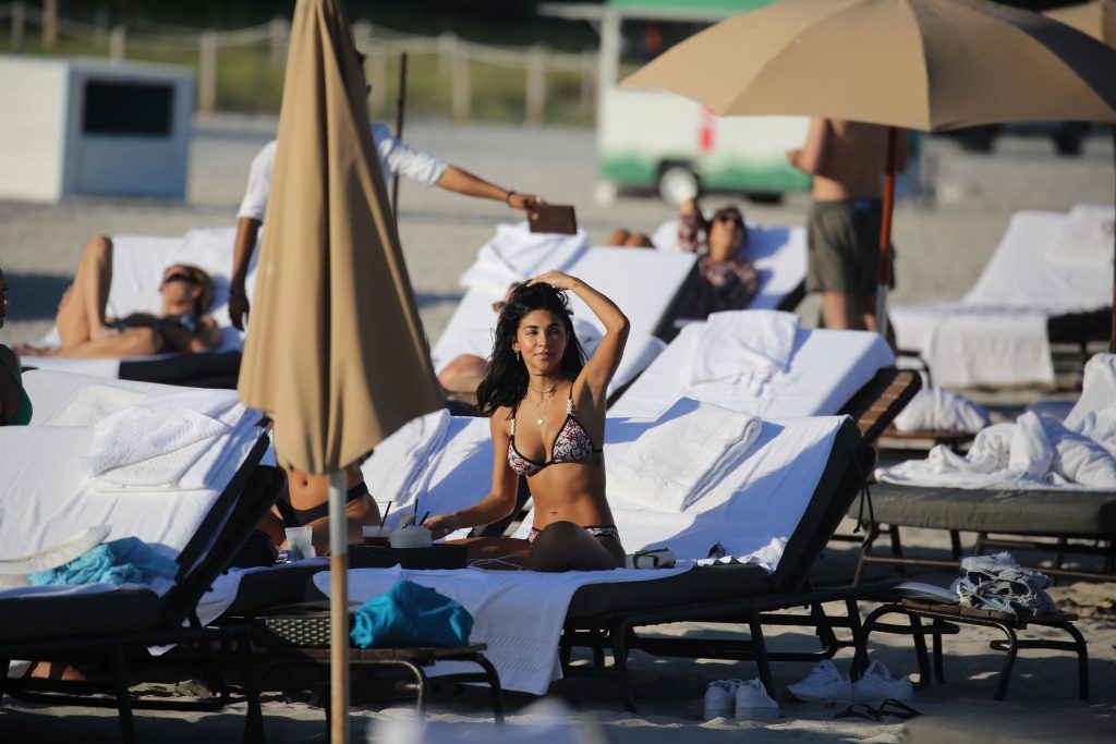 Exotic seductress Chantel Jeffries showing her bikini body gallery, pic 58