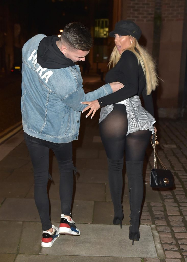 Braless Chloe Ferry shows her meaty ass and shapely breasts on camera gallery, pic 14