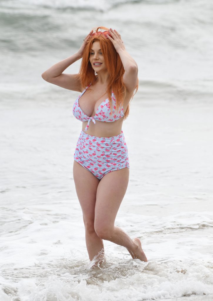 Redheaded Courtney Stodden showing her ass and boobs on a beach gallery, pic 14