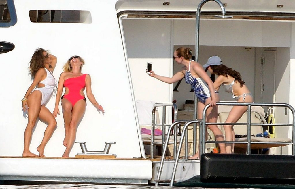 Brooke Burke posing with her sexy girlfriends on a luxury yacht gallery, pic 26