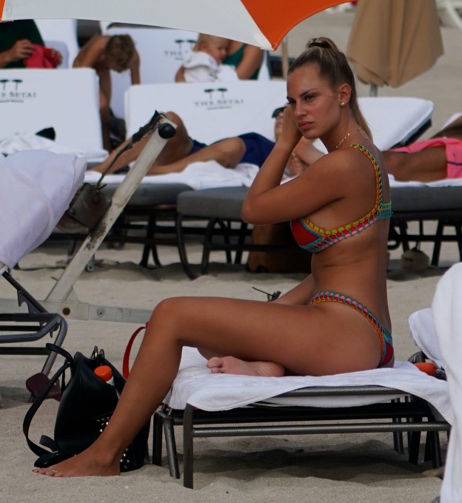 Bronzed blonde Francesca Brambilla flaunting her killer curves on a beach gallery, pic 126