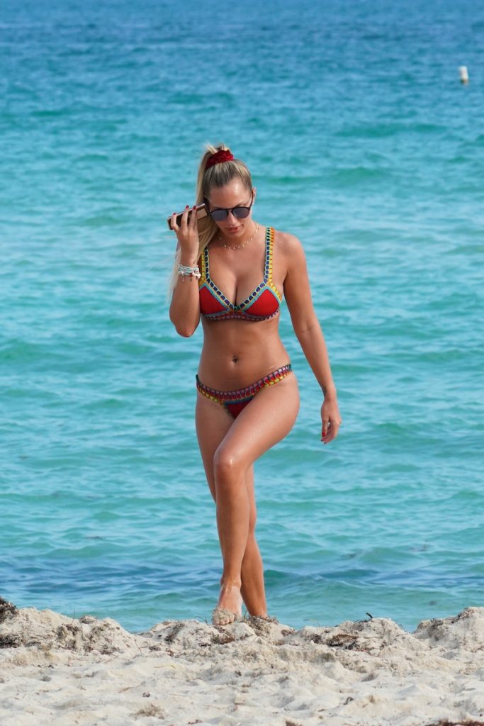 Bronzed blonde Francesca Brambilla flaunting her killer curves on a beach gallery, pic 152