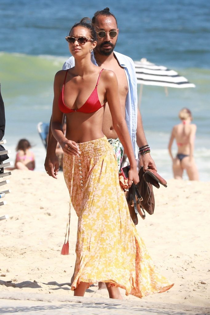 Brazilian supermodel Lais Ribeiro shows her flawless bikini body gallery, pic 122