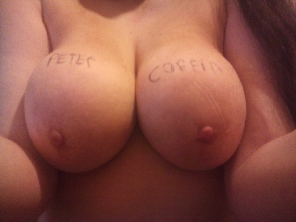 Ashleigh Coffin looks kinda sexy while showing her fat tits in these leaks gallery, pic 8