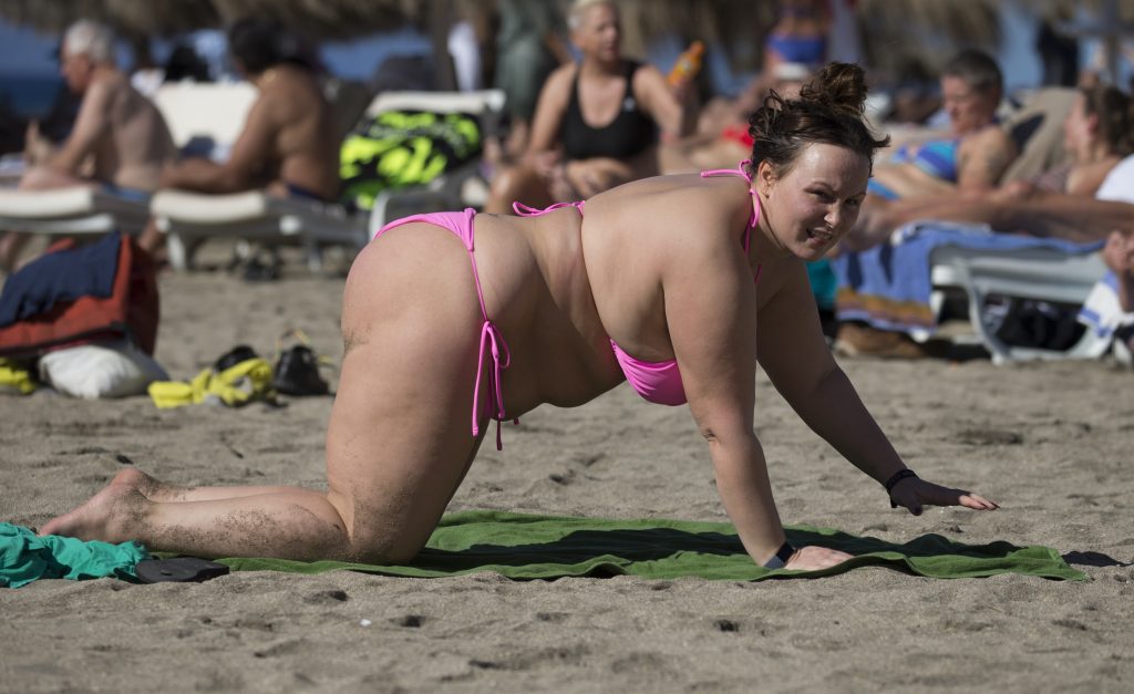 BBW Chanelle Hayes shows her massive gut and fat titties on a beach gallery, pic 24