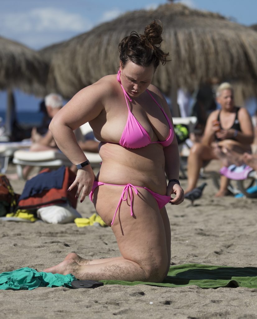 BBW Chanelle Hayes shows her massive gut and fat titties on a beach gallery, pic 26