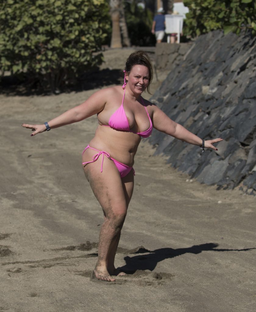 BBW Chanelle Hayes shows her massive gut and fat titties on a beach gallery, pic 58