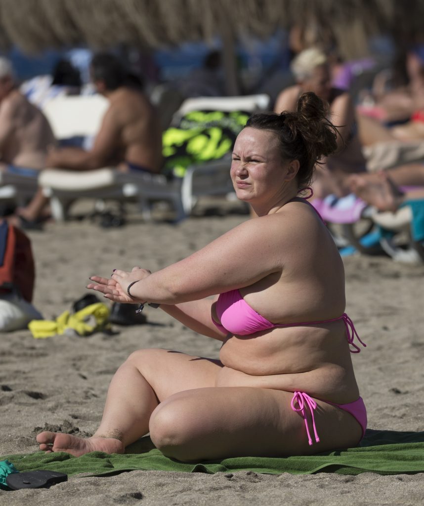 BBW Chanelle Hayes shows her massive gut and fat titties on a beach gallery, pic 10