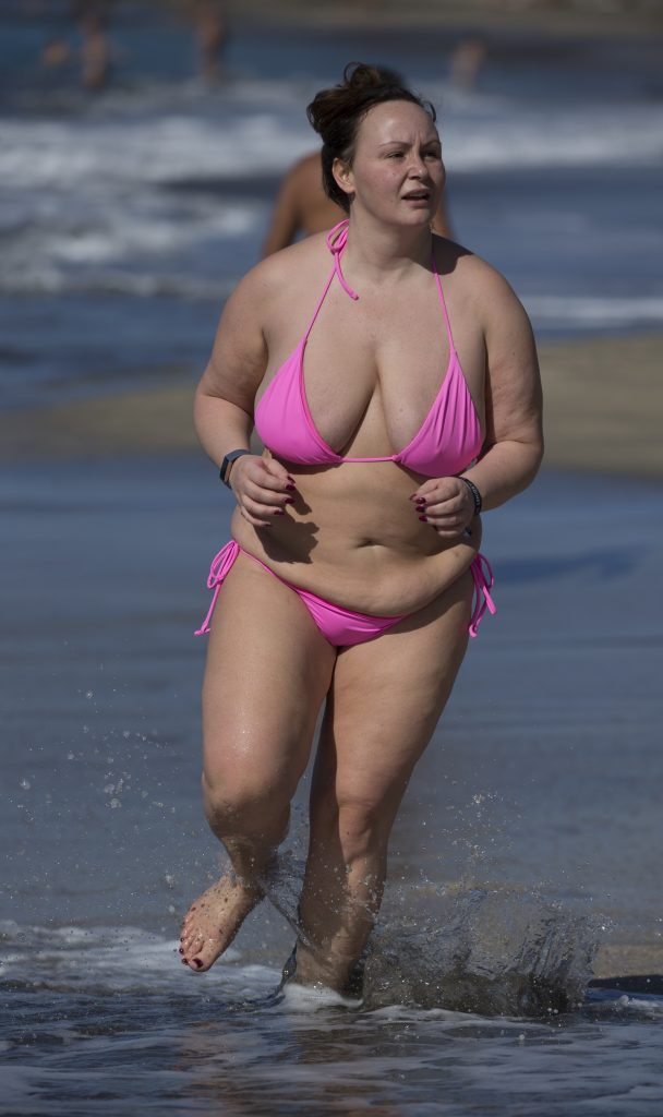 BBW Chanelle Hayes shows her massive gut and fat titties on a beach gallery, pic 110