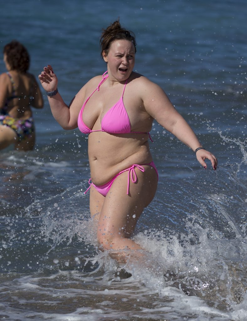BBW Chanelle Hayes shows her massive gut and fat titties on a beach gallery, pic 130
