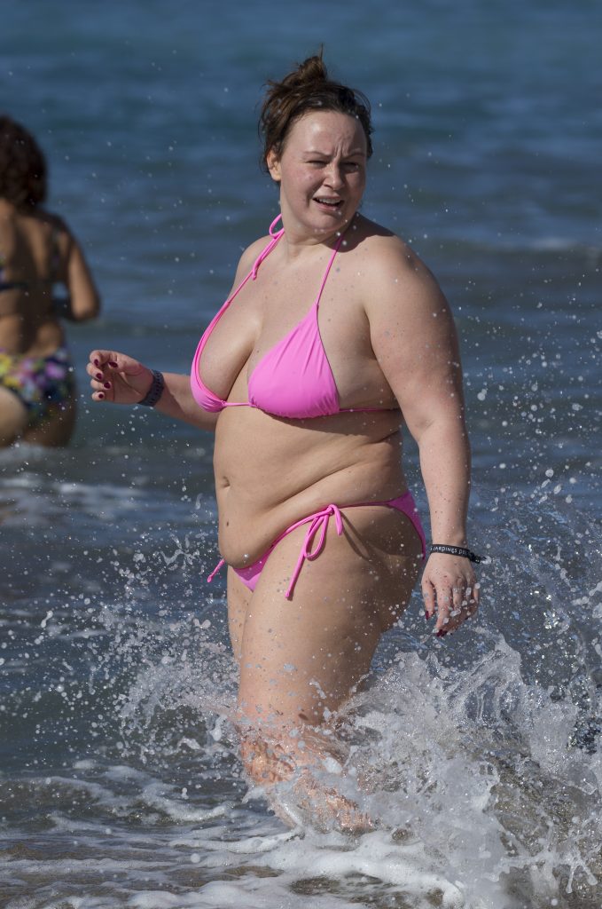BBW Chanelle Hayes shows her massive gut and fat titties on a beach gallery, pic 132
