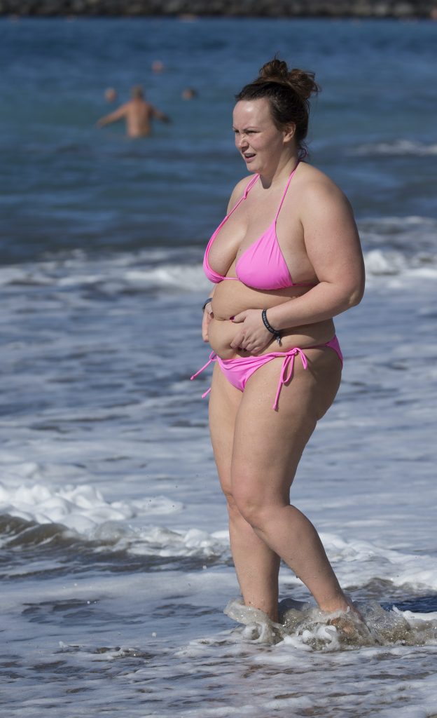BBW Chanelle Hayes shows her massive gut and fat titties on a beach gallery, pic 138