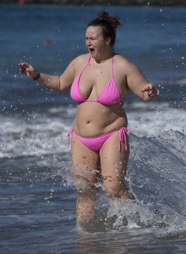 BBW Chanelle Hayes shows her massive gut and fat titties on a beach gallery, pic 158