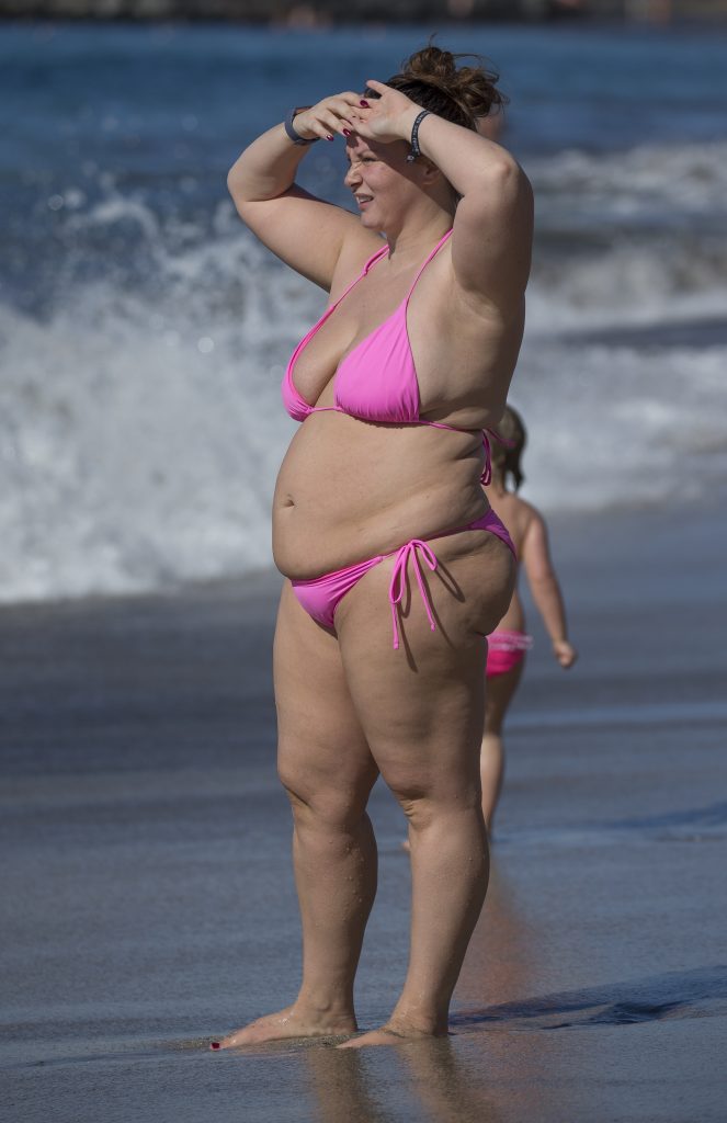 BBW Chanelle Hayes shows her massive gut and fat titties on a beach gallery, pic 170